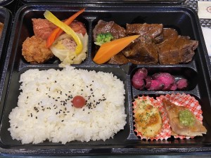 牛ほほ煮込み弁当